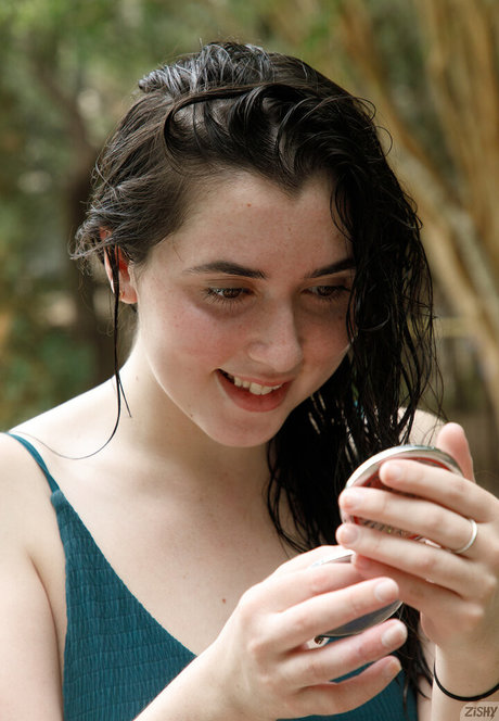 ophelia h flowers onlyfans model