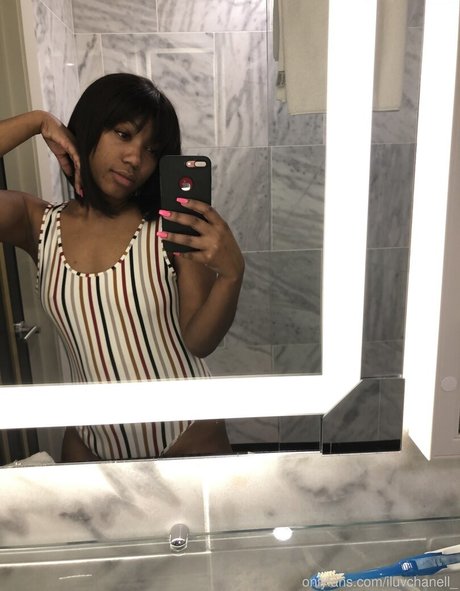 iluvchanell_ onlyfans ass