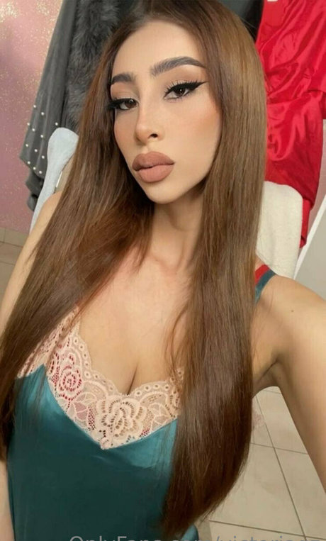 victoriaqz nude leaked onlyfans