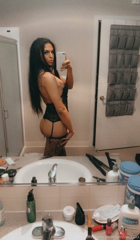 jeanblackxxx onlyfans pic
