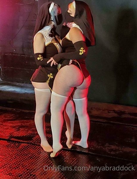 anyabraddock sexy onlyfans