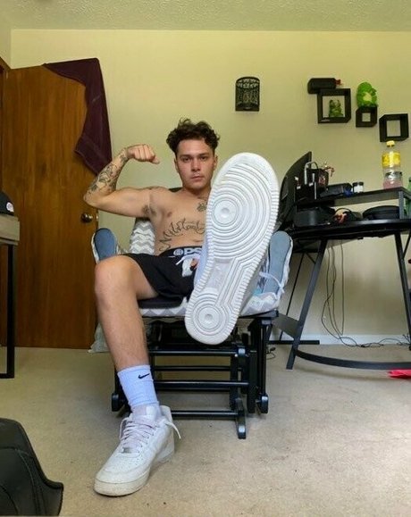 kingalex2021 onlyfans topless