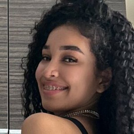 Mariana Curiel is on onlyfans