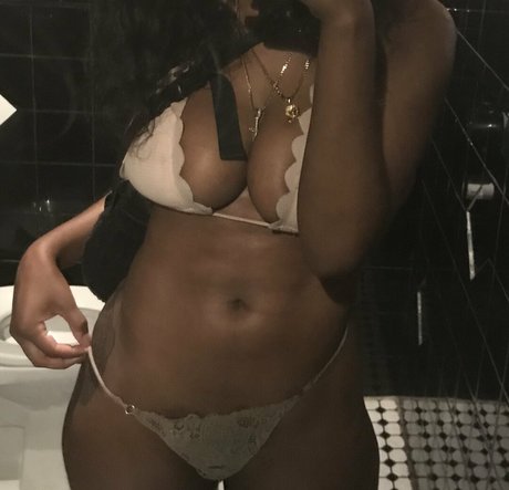 misscleom onlyfans pic