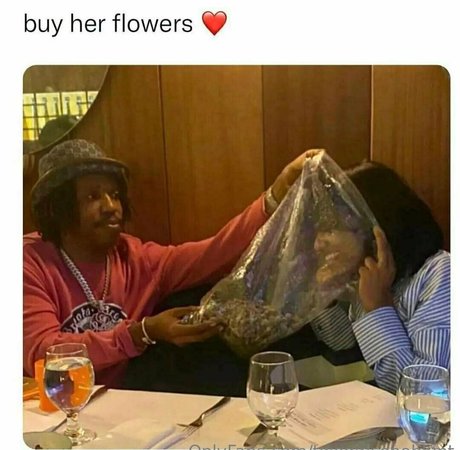 twogirlsoneblunt nude onlyfans pics