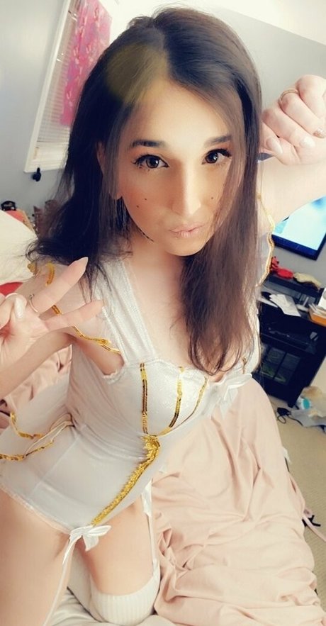 emilyroseiv onlyfans striptease