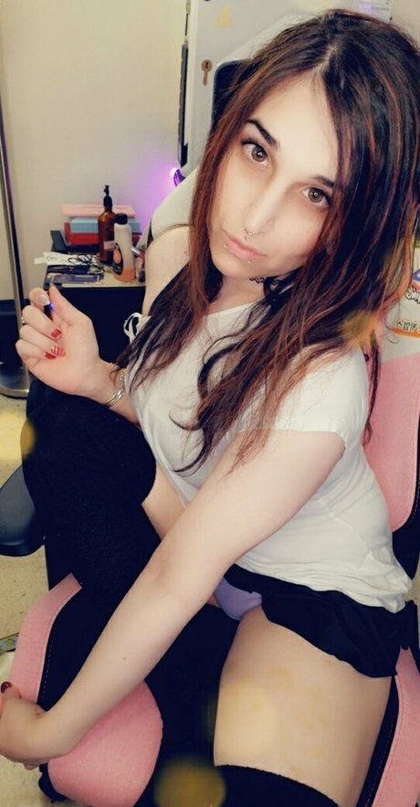 emilyroseiv onlyfans post