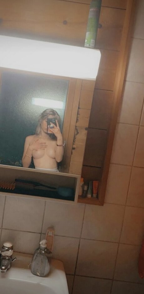 Laraxmoon nude onlyfans leaks