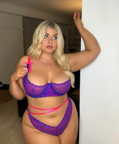 Izzy Nicholls leaked only fans