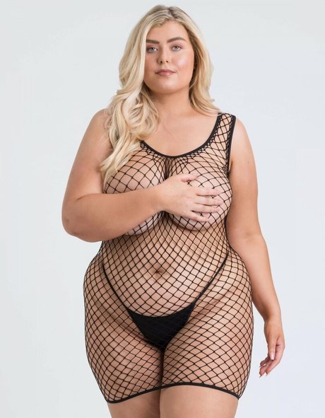 Izzy Nicholls onlyfans lean