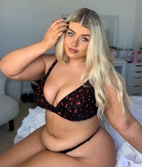 Izzy Nicholls joi onlyfans