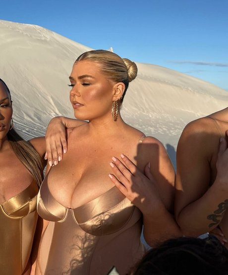 Miss Honey Mia onlyfans leaks