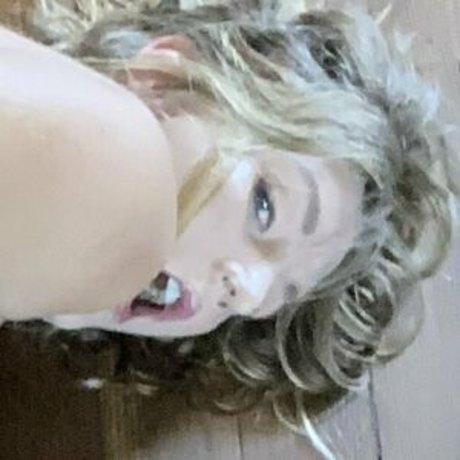 Mona Wales onlyfans star