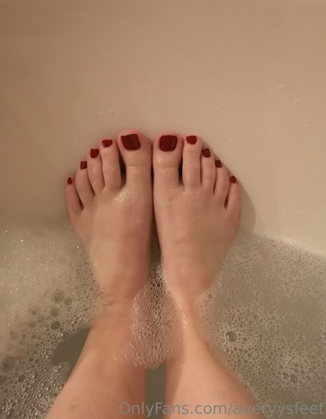 averyysfeet onlyfans leajs