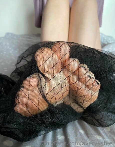 averyysfeet naked on onlyfans