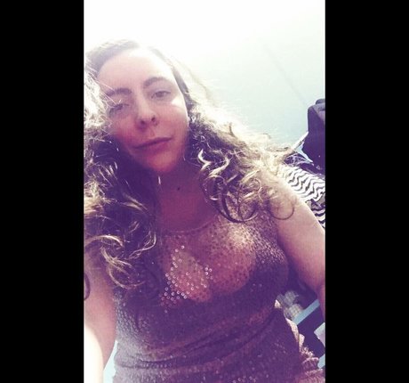 Kara Greene_ onlyfans topless