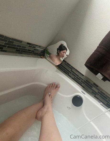 camcanela onlyfans leaked.