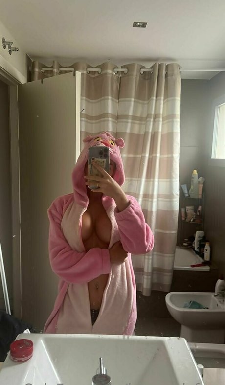 lauraonlyfree onlyfans posts