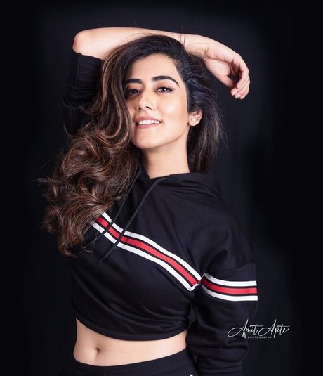 Jonita Gandhi onlyfans leaked photos