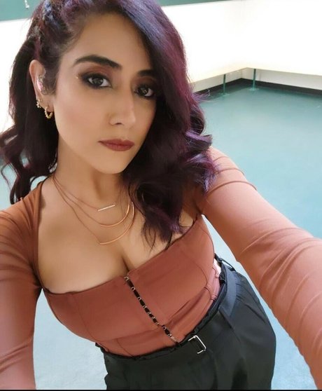 Jonita Gandhi onlyfans leaked pictures