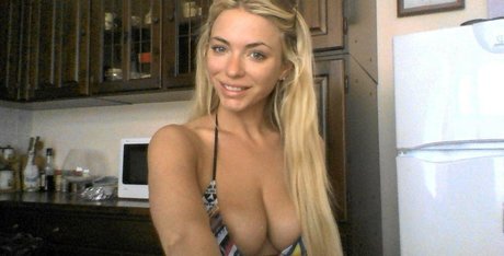 aprilsummersmodel leaks only fans