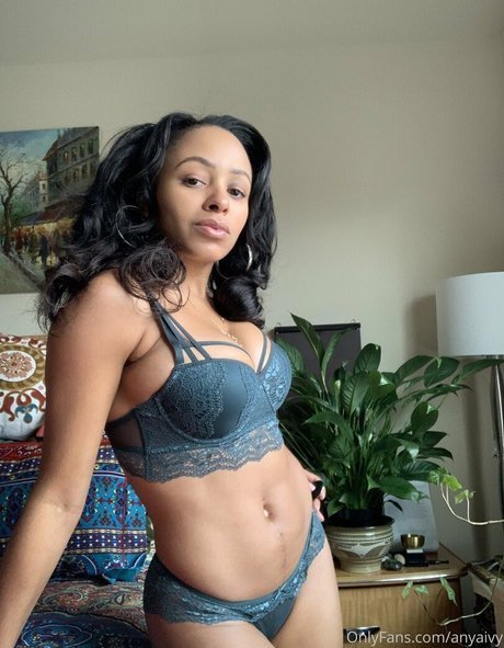 anyaivy only fans pictures