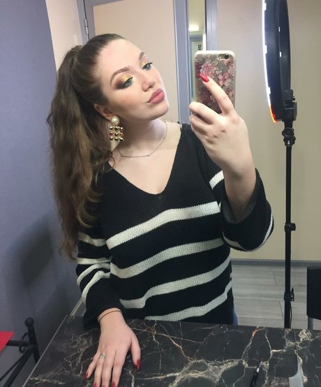 Sasha Shtern nude onlyfans pics