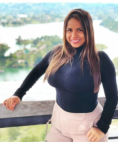 Isa Gomez onlyfans leakd