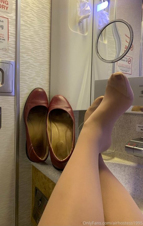 airhostess1995 onlyfans ass