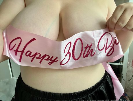 lil miss peachyg onlyfans leaked free