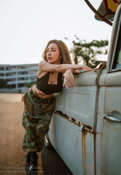 chaly xx onlyfans nsfw