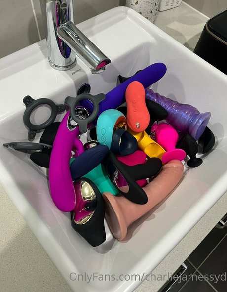 charliejamessyd onlyfans leak