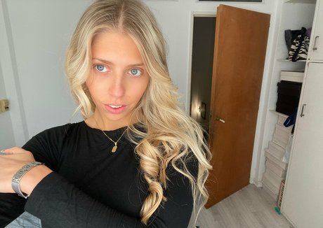 mickyela leaked nude onlyfans