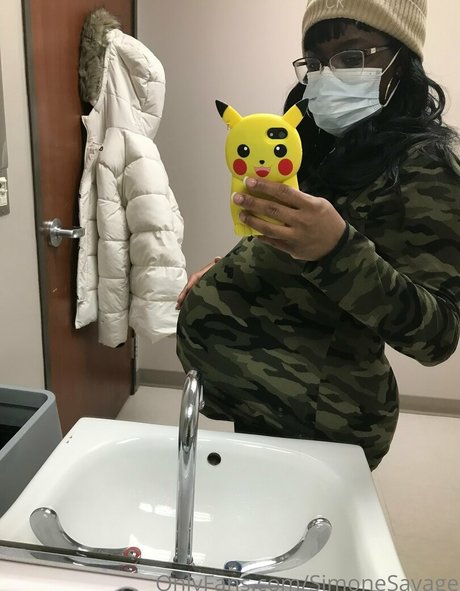 simonesavage only fans nude leaks