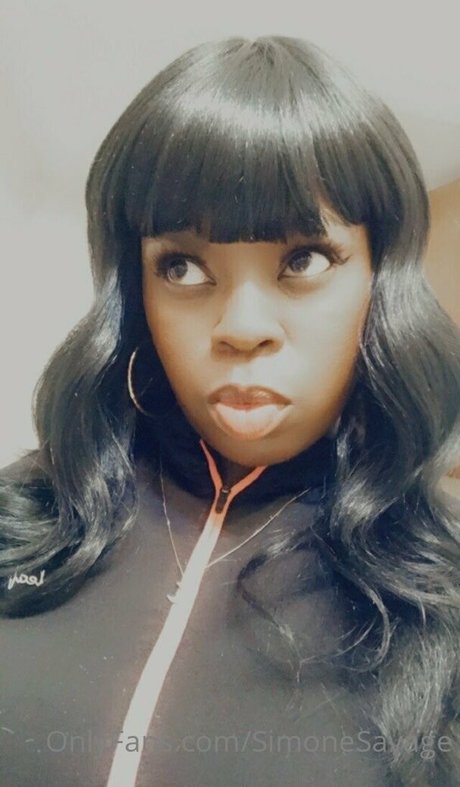 simonesavage onlyfans model photos