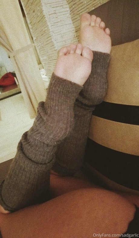 sadgarlic onlyfans leak nude