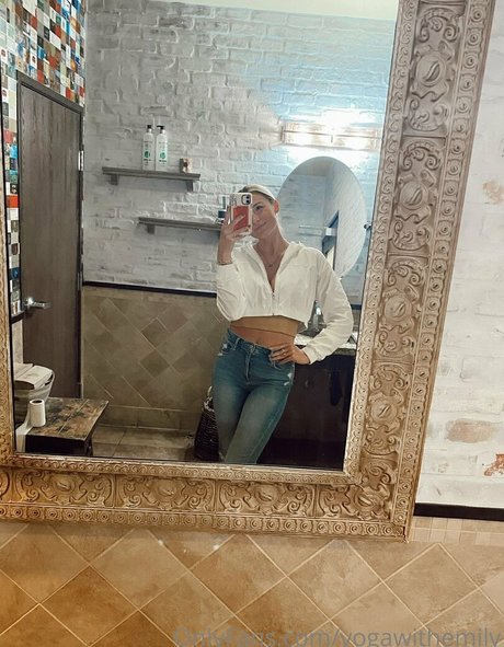 yogawithemily en onlyfans