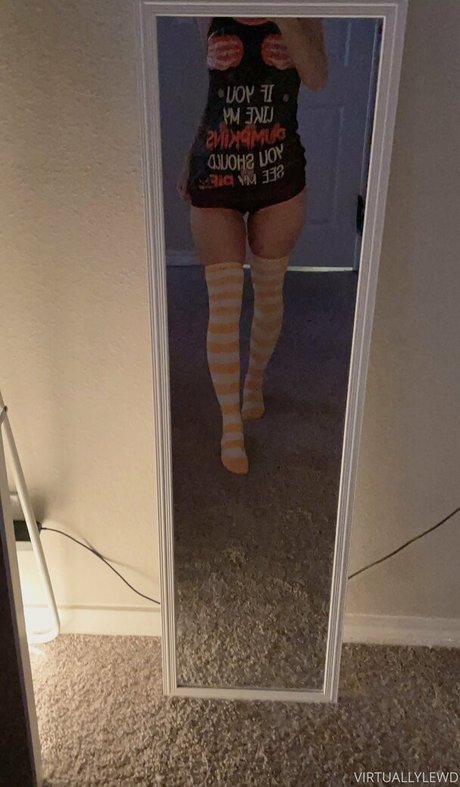 virtuallylewd naked onlyfans