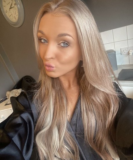 Saffronleigh nudes onlyfans leak