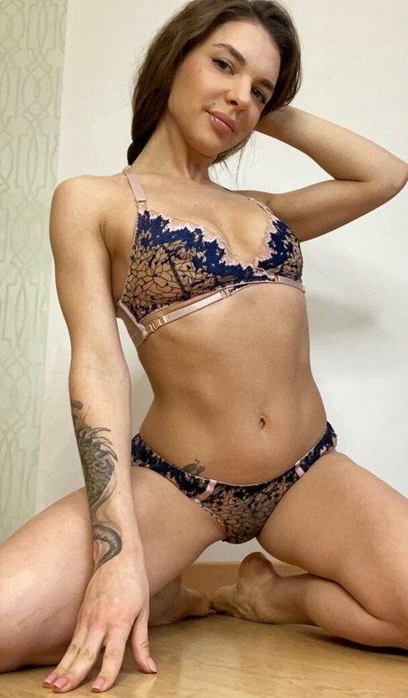 alinahenessy Profile pic