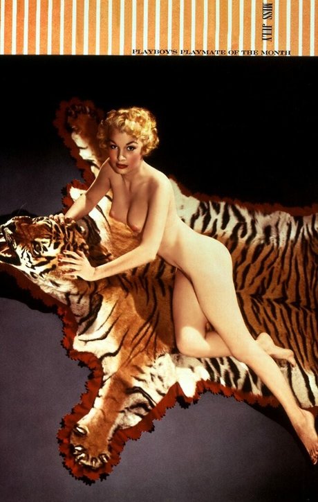 Neva Gilbert nude only fans