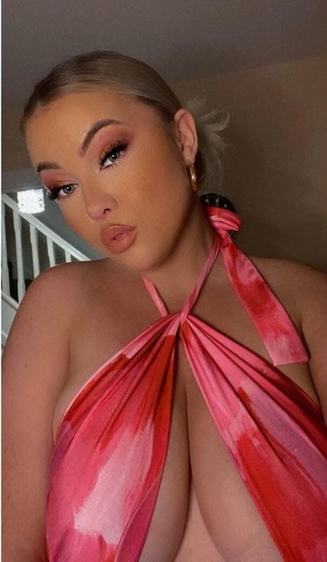 Kendall Rowan Profile pic