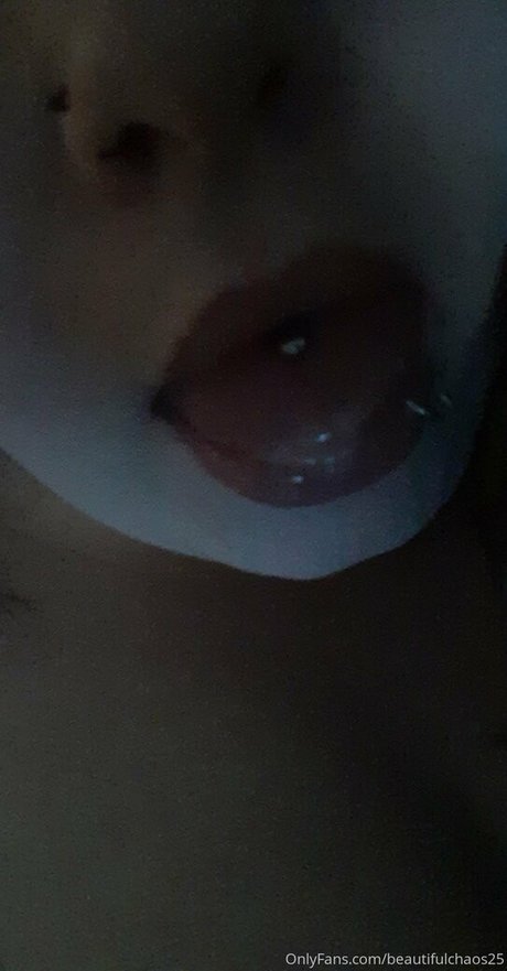 beautifulchaos25 onlyfans strip tease