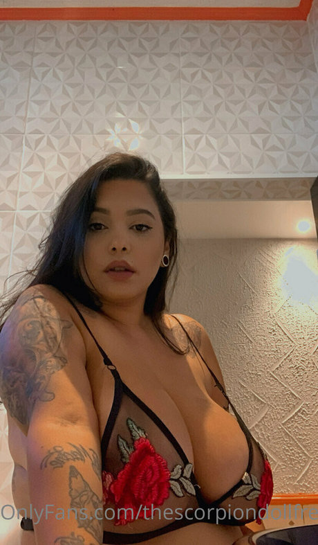 thescorpiondollfree nude onlyfans leaked