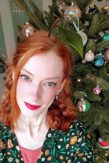 Miss Chloe ASMR onlyfans leaked pics