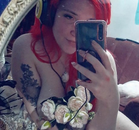 Ariel Vanderberg onlyfans leaked tits