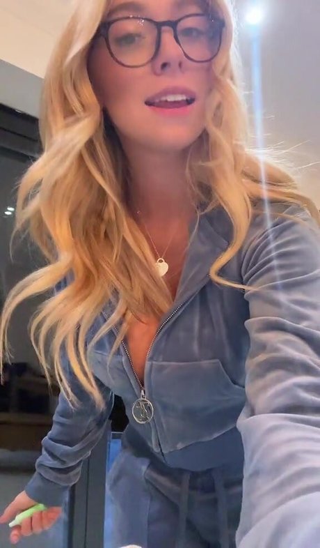 Isabella B onlyfans sextape leak