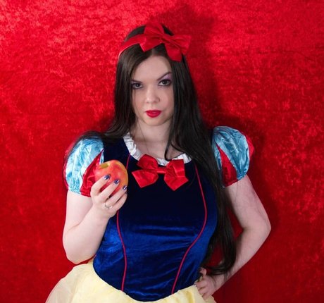 Nina Nightbloom onlyfans leaked pictures