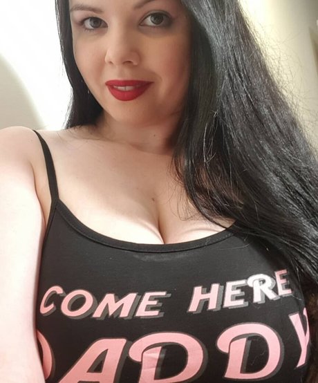 Nina Nightbloom desnuda onlyfans