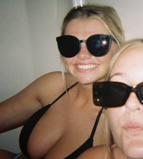 Sara K onlyfans leaks.